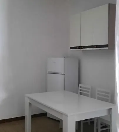 Ferry House Two Apartment *