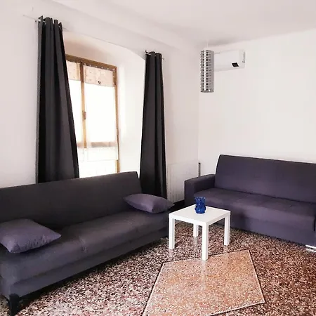 Apartment Ferry House Two La Spezia