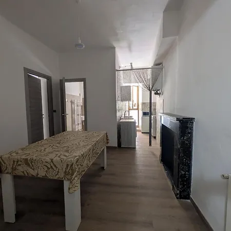 Ferry House Two 아파트